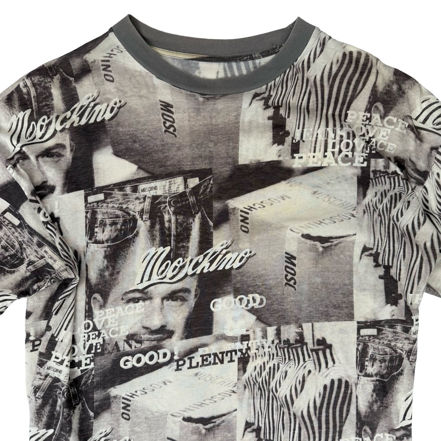 Moschino franco newspaper  print rare tshirt black and white T-shirt #Moschino ! No size label! We would recommend size Large ! #francomoschino #moschino
