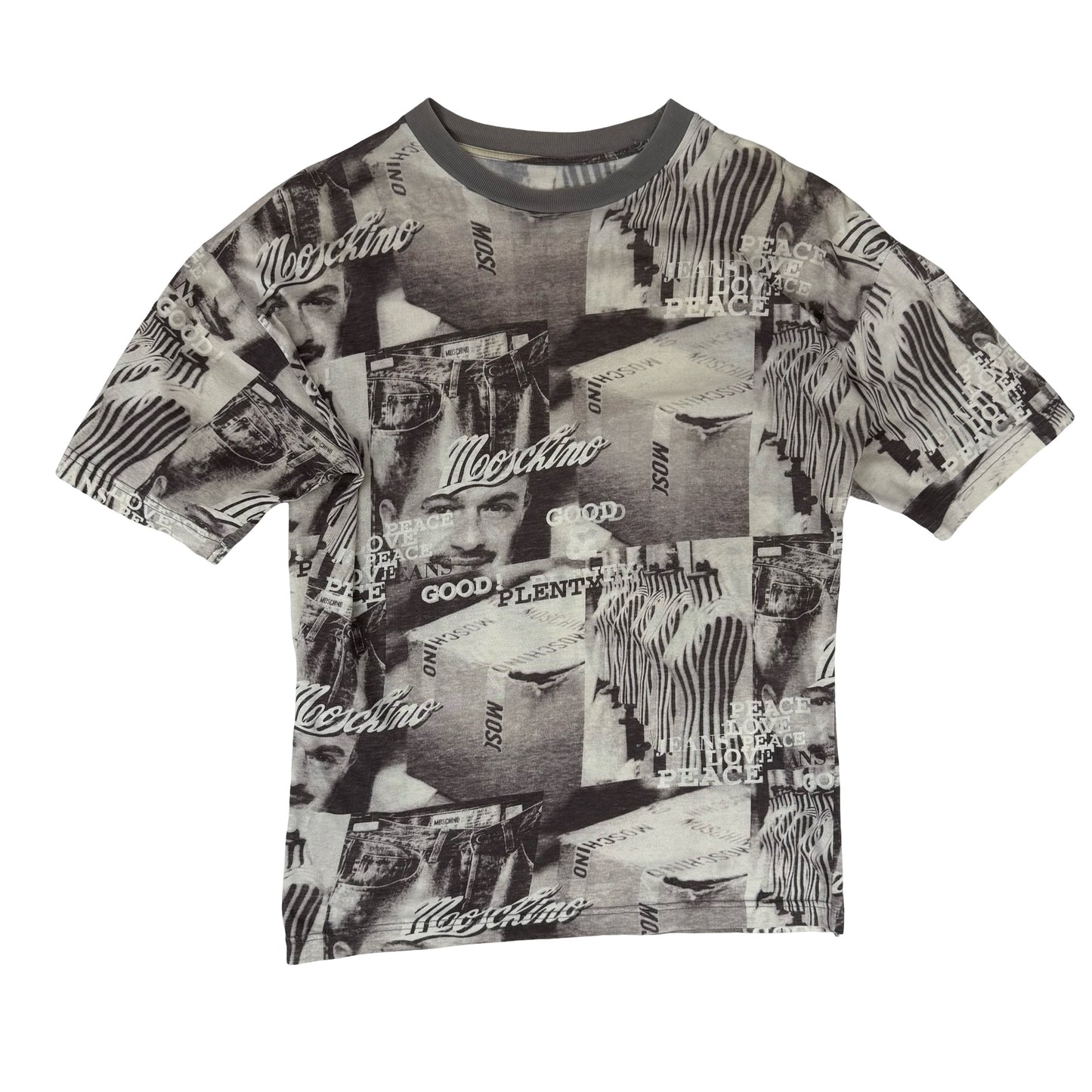 Moschino franco newspaper  print rare tshirt black and white T-shirt #Moschino ! No size label! We would recommend size Large ! #francomoschino #moschino